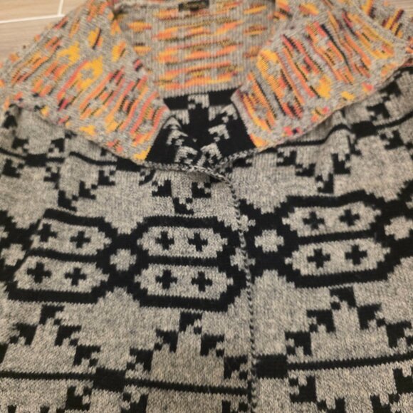 Baciano Cardigan Sweater - Picture 4 of 8